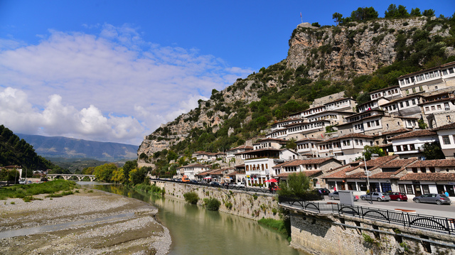 Berat_P3.jpg - 巴爾幹半島的小國小城